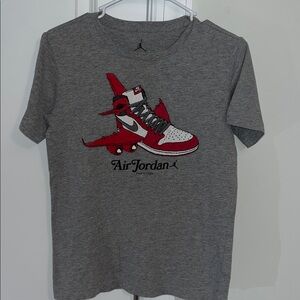 Jordan First in Flight Sneaker Air Force 1 Plane Shoe Print boys short sleeve L